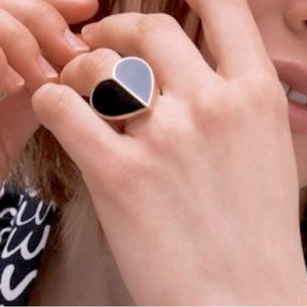 Kate Spade Heritage Spade Enamel black heart ring, size 7
